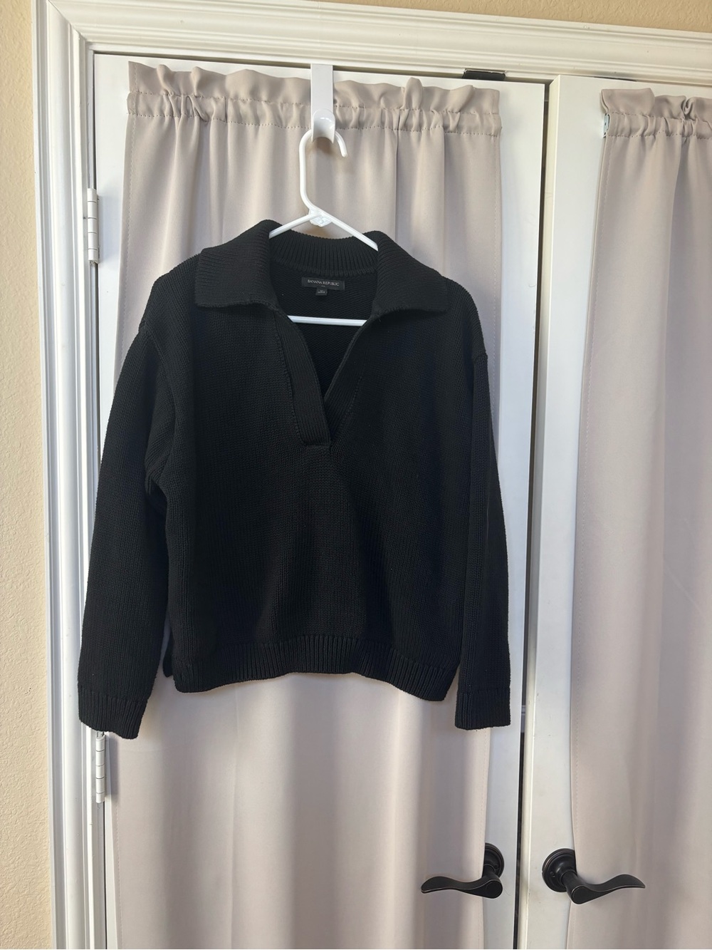 Banana Republic Black V-Neck Knit Sweater